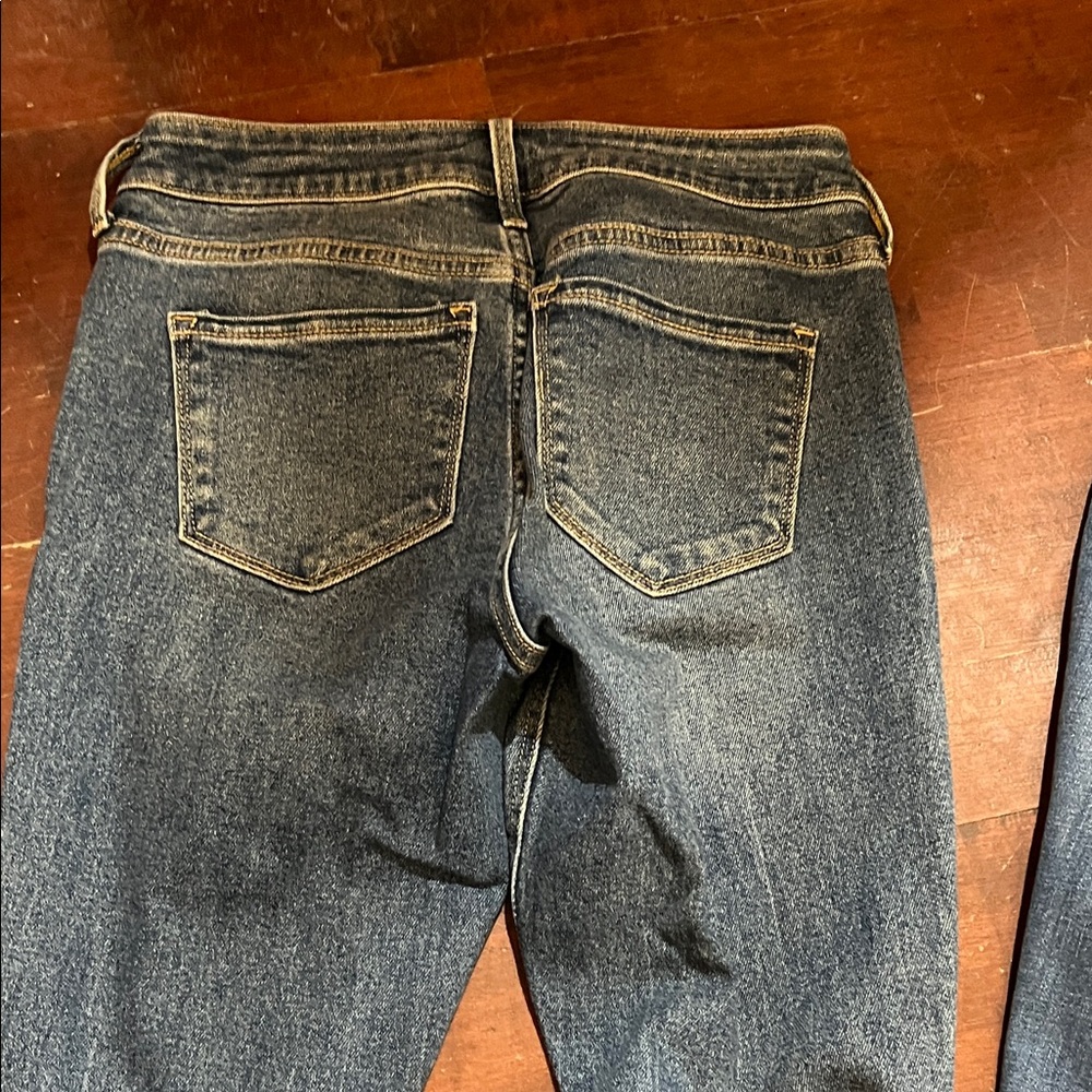 Old Navy Distressed Skinny Jeans in Blue - Picture 8 of 13